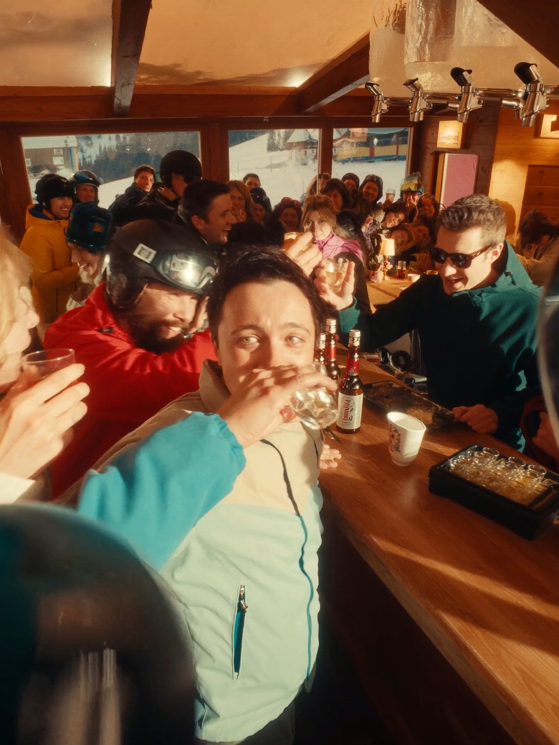 Lively Tyrolean après-ski in Kitzbühel